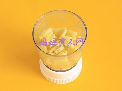 6-8個月寶寶食譜——花菜奶香土豆泥