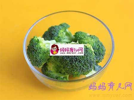 一歲寶寶維生素食譜 西蘭菜花汁的做法（圖解）