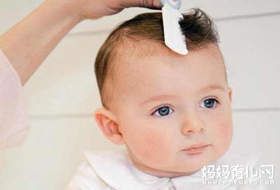 婴儿理发的最佳时间及注意事项