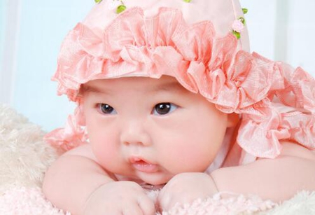夏天出生的新生儿穿什么衣服,新生儿出生第一天注意什么？