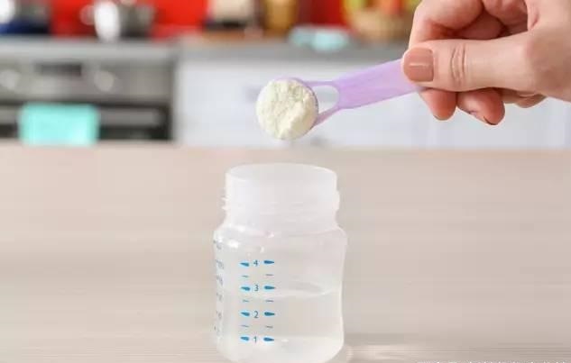 冲泡奶粉的正确方法 安全冲奶粉的5个步骤