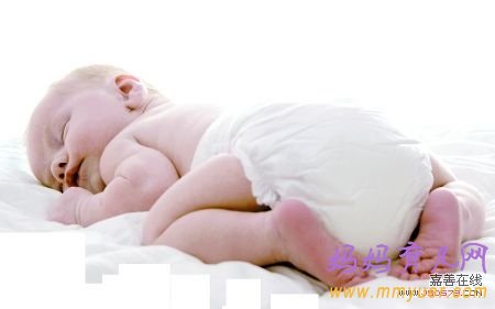 宝宝睡姿PK 漂亮VS安全 哪个更重要？