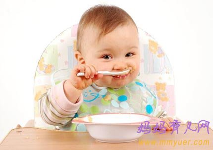 宝宝辅食是自制的好还是买现成的好？