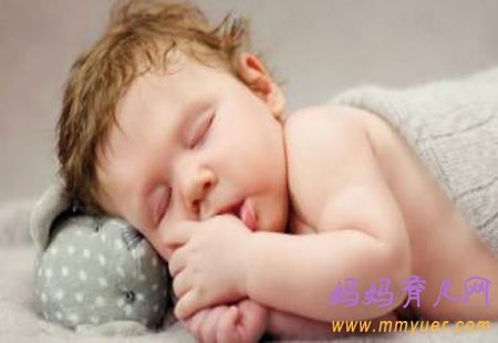 宝宝睡觉时为什么总是翻白眼 新生儿翻白眼正常吗？