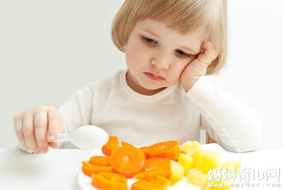 宝宝口臭、拉肚子、拒食是典型的消化不良的症