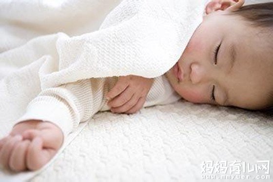 2岁宝宝睡眠时间标准 看看你的孩子睡够了没