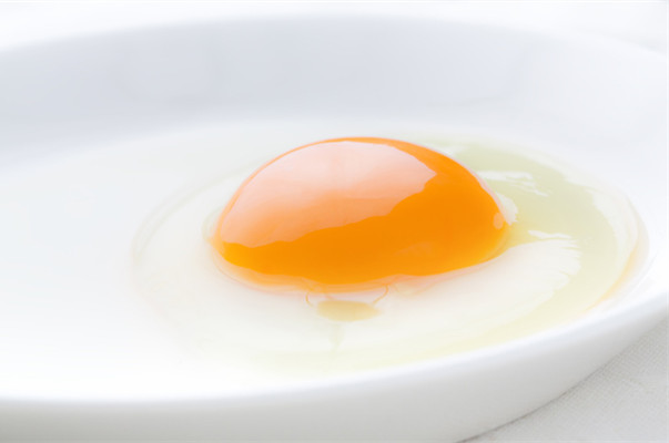 孕妇可以吃生鸡蛋吗?吃生鸡蛋的好处和坏处