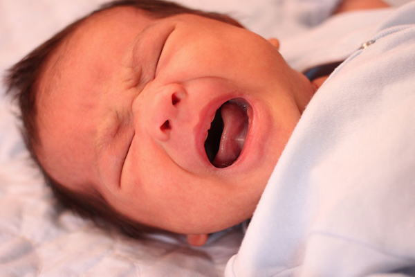 1岁半宝宝半夜嗷嗷大哭 这才是宝宝哭闹的真正