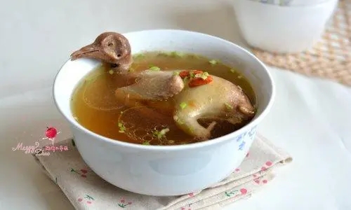 产妇月子餐鸽子汤的做法