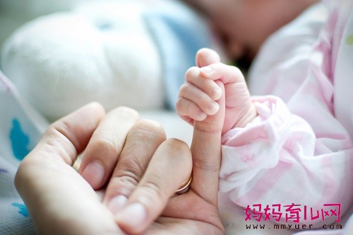 婴幼儿脑瘫有哪些症状 宝宝有这6种表现家长就要警惕了