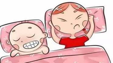 小孩晚上睡觉磨牙是怎么回事？小孩夜里磨牙的7种原因