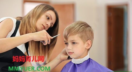 小男孩理发教程，教你如何在家给小男孩剪头发